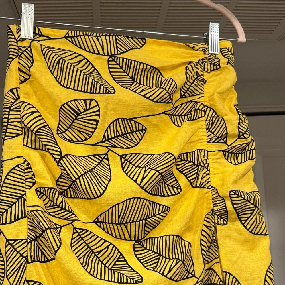 Zara Yellow Leaf Print Women's Skirt size Small